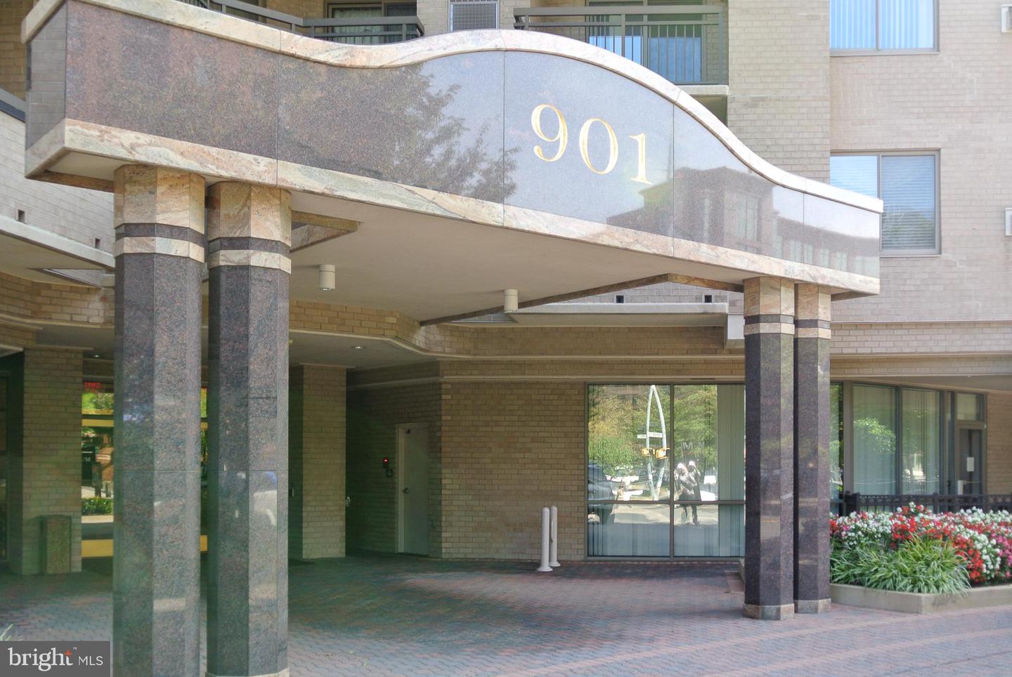 901 N MONROE ST #308, ARLINGTON, Virginia 22201, 2 Bedrooms Bedrooms, ,2 BathroomsBathrooms,Residential,For sale,901 N MONROE ST #308,VAAR2059614 MLS # VAAR2059614