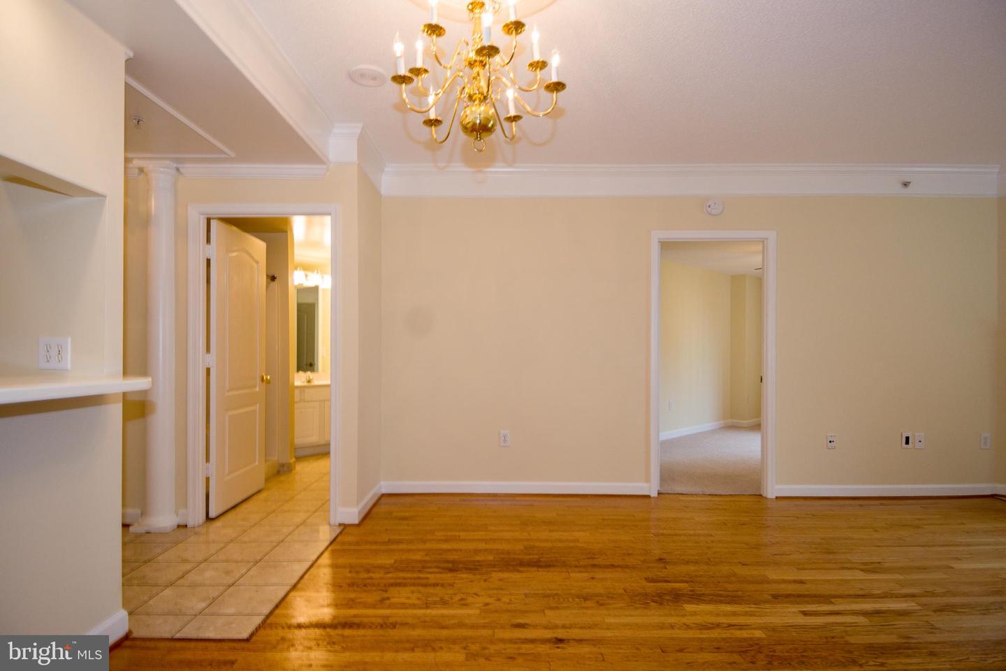901 N MONROE ST #308, ARLINGTON, Virginia 22201, 2 Bedrooms Bedrooms, ,2 BathroomsBathrooms,Residential,For sale,901 N MONROE ST #308,VAAR2059614 MLS # VAAR2059614