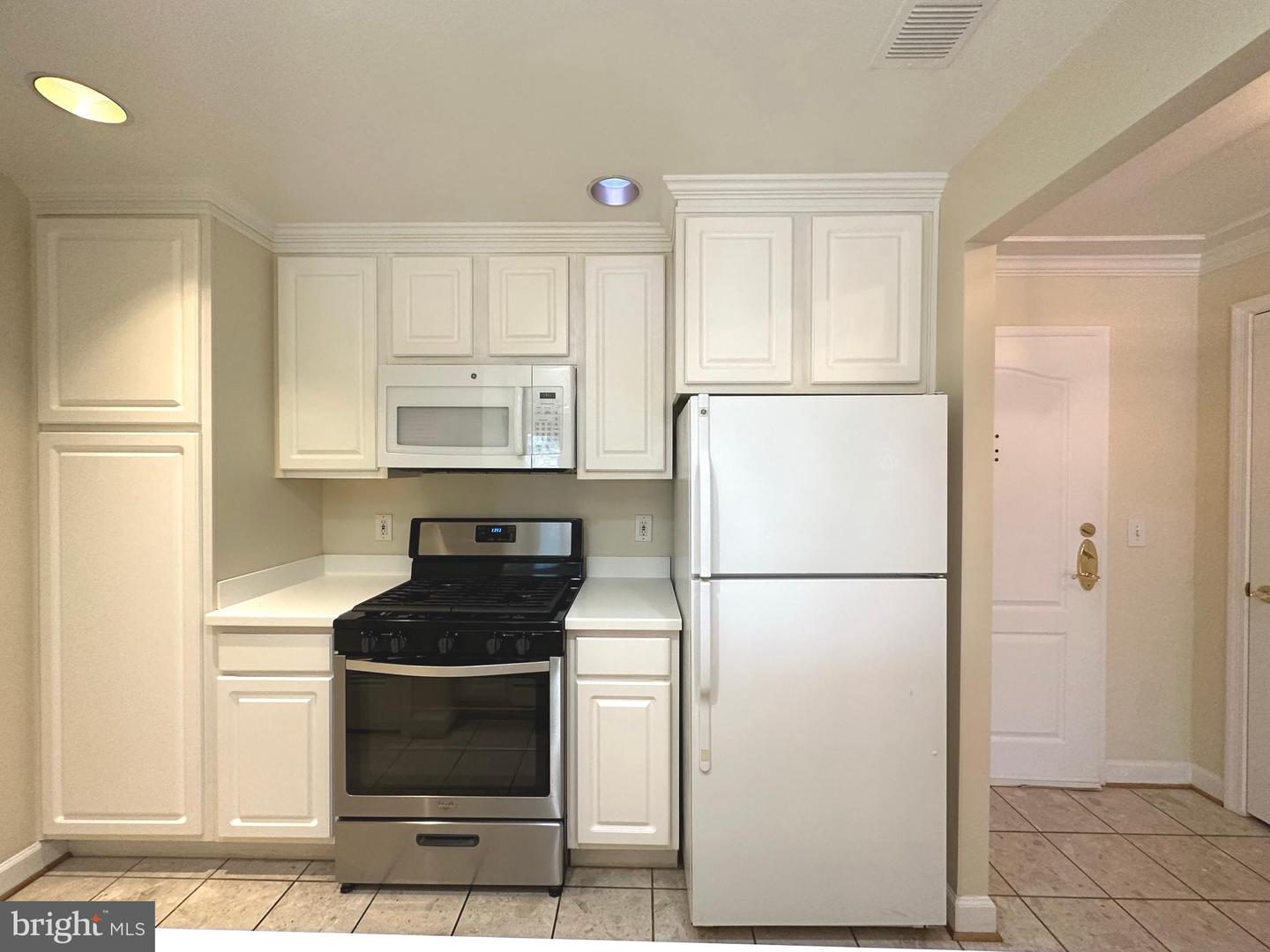 901 N MONROE ST #308, ARLINGTON, Virginia 22201, 2 Bedrooms Bedrooms, ,2 BathroomsBathrooms,Residential,For sale,901 N MONROE ST #308,VAAR2059614 MLS # VAAR2059614