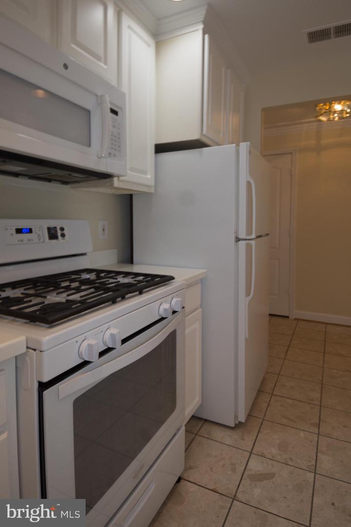 901 N MONROE ST #308, ARLINGTON, Virginia 22201, 2 Bedrooms Bedrooms, ,2 BathroomsBathrooms,Residential,For sale,901 N MONROE ST #308,VAAR2059614 MLS # VAAR2059614