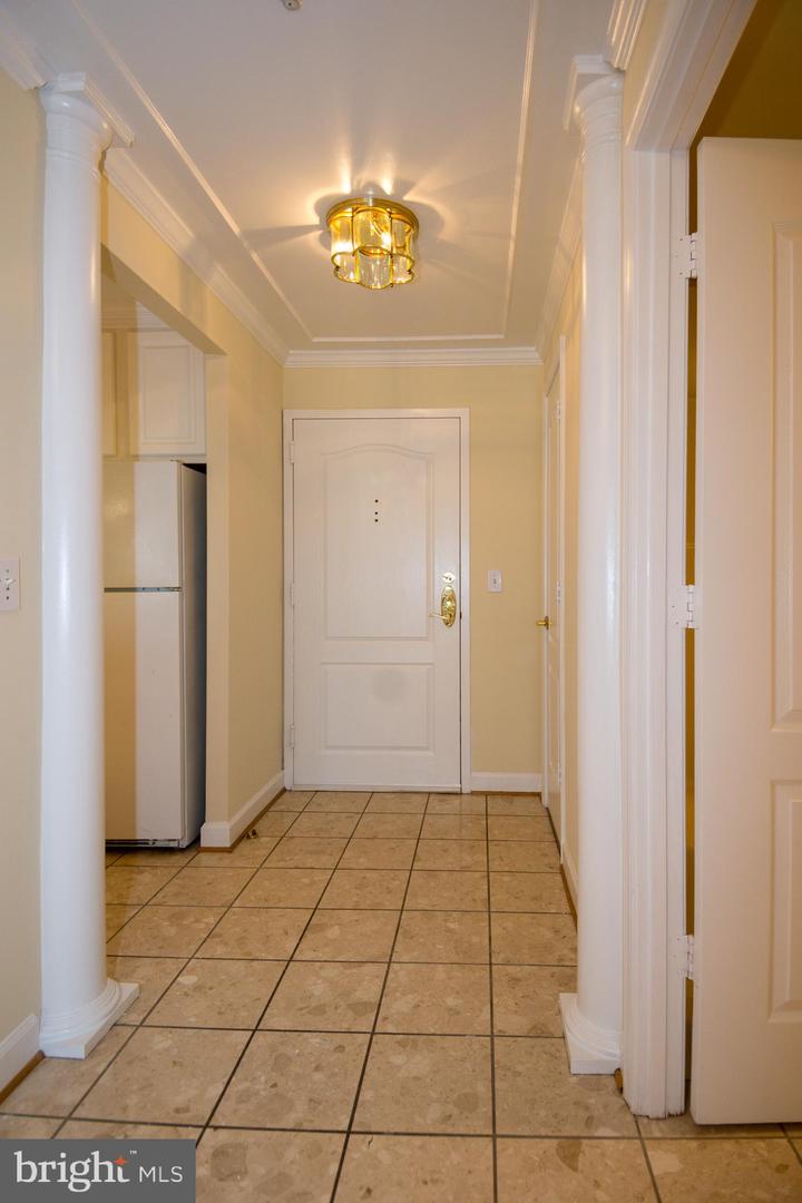901 N MONROE ST #308, ARLINGTON, Virginia 22201, 2 Bedrooms Bedrooms, ,2 BathroomsBathrooms,Residential,For sale,901 N MONROE ST #308,VAAR2059614 MLS # VAAR2059614