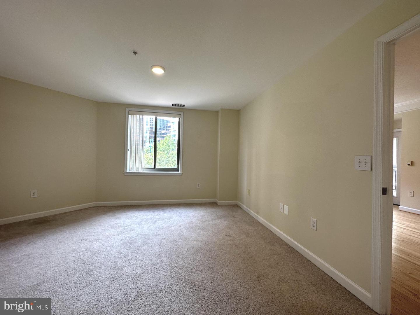 901 N MONROE ST #308, ARLINGTON, Virginia 22201, 2 Bedrooms Bedrooms, ,2 BathroomsBathrooms,Residential,For sale,901 N MONROE ST #308,VAAR2059614 MLS # VAAR2059614