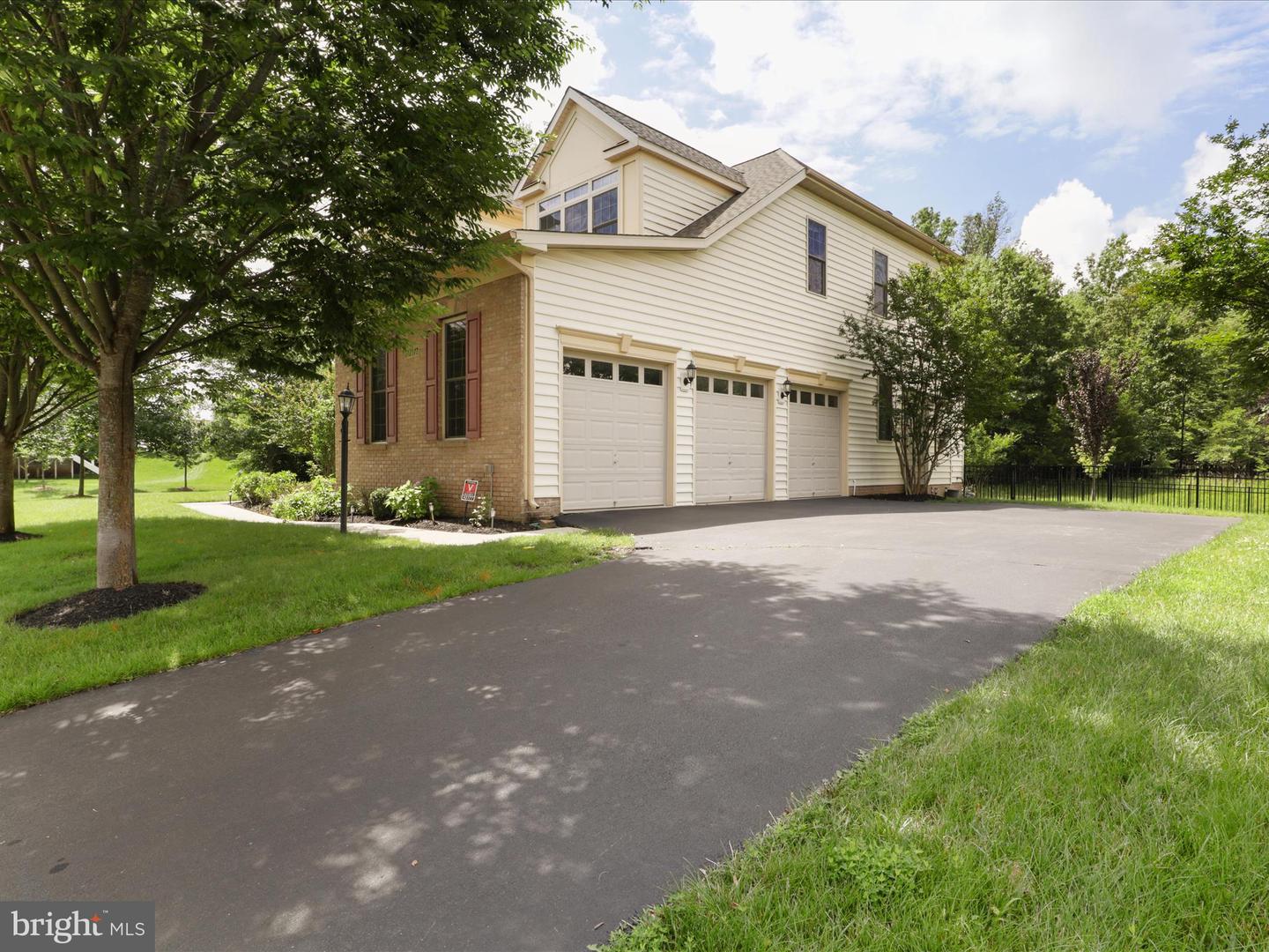 42177 BUNKER WOODS PL, BRAMBLETON, Virginia 20148, 6 Bedrooms Bedrooms, ,4 BathroomsBathrooms,Residential,For sale,42177 BUNKER WOODS PL,VALO2100182 MLS # VALO2100182