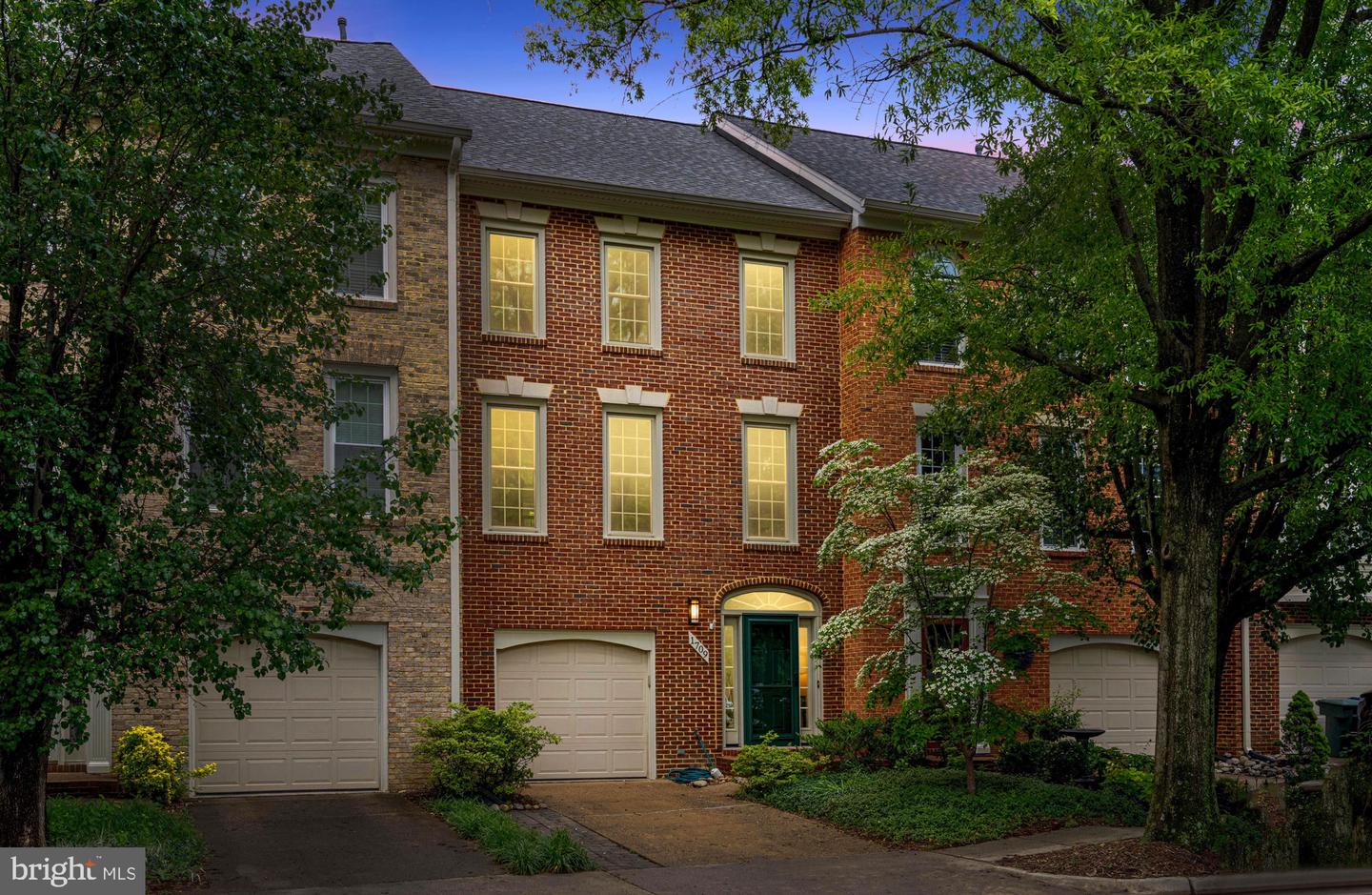 1709 DOGWOOD DR, ALEXANDRIA, Virginia 22302, 3 Bedrooms Bedrooms, ,2 BathroomsBathrooms,Residential,For sale,1709 DOGWOOD DR,VAAX2046800 MLS # VAAX2046800