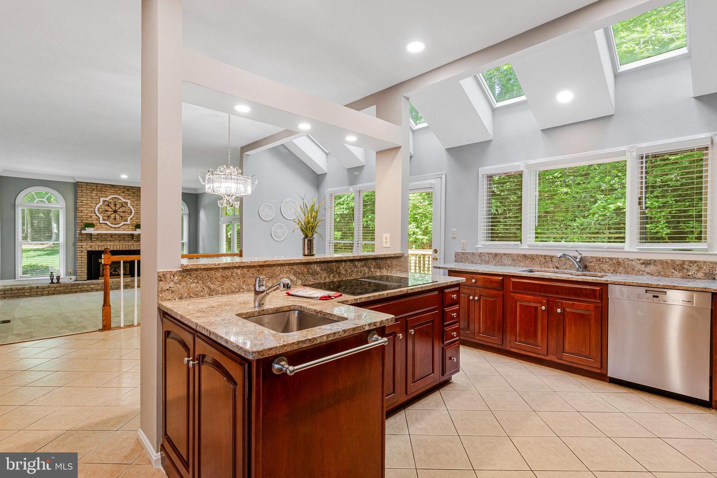 8975 HOME GUARD DR, BURKE, Virginia 22015, 4 Bedrooms Bedrooms, ,4 BathroomsBathrooms,Residential,For sale,8975 HOME GUARD DR,VAFX2249372 MLS # VAFX2249372