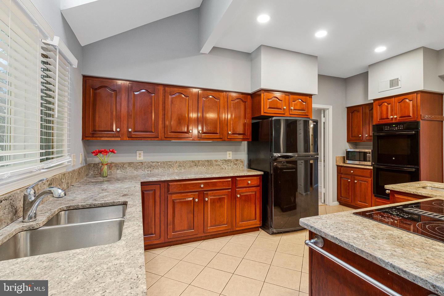 8975 HOME GUARD DR, BURKE, Virginia 22015, 4 Bedrooms Bedrooms, ,4 BathroomsBathrooms,Residential,For sale,8975 HOME GUARD DR,VAFX2249372 MLS # VAFX2249372