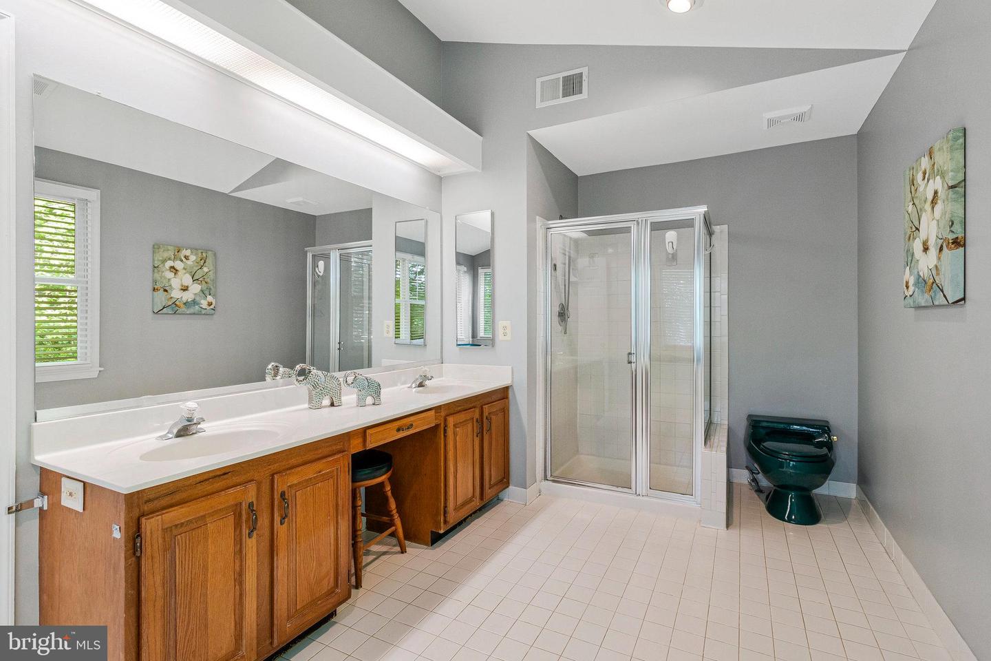 8975 HOME GUARD DR, BURKE, Virginia 22015, 4 Bedrooms Bedrooms, ,4 BathroomsBathrooms,Residential,For sale,8975 HOME GUARD DR,VAFX2249372 MLS # VAFX2249372
