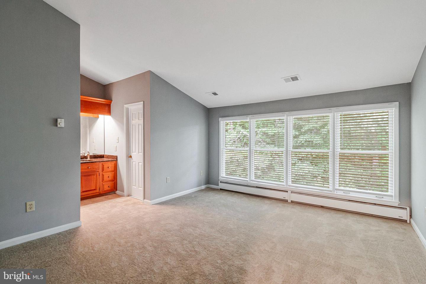 8975 HOME GUARD DR, BURKE, Virginia 22015, 4 Bedrooms Bedrooms, ,4 BathroomsBathrooms,Residential,For sale,8975 HOME GUARD DR,VAFX2249372 MLS # VAFX2249372