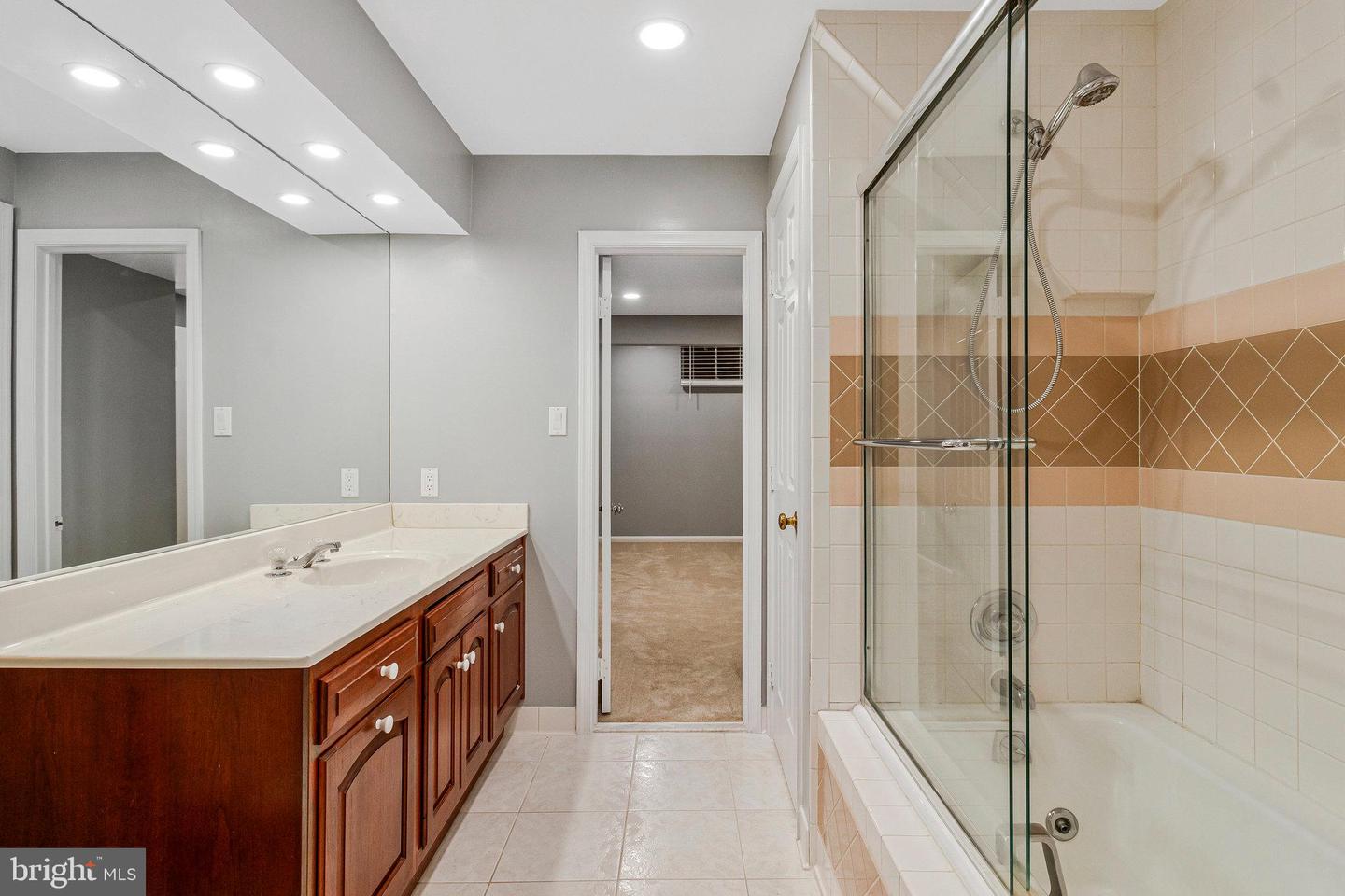 8975 HOME GUARD DR, BURKE, Virginia 22015, 4 Bedrooms Bedrooms, ,4 BathroomsBathrooms,Residential,For sale,8975 HOME GUARD DR,VAFX2249372 MLS # VAFX2249372