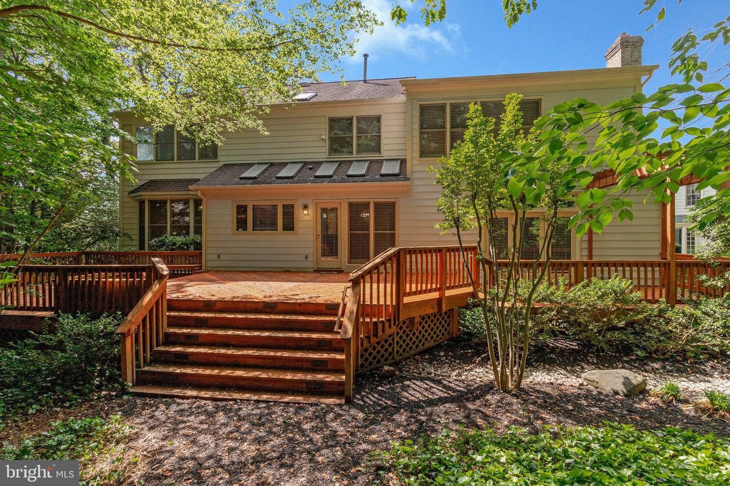 8975 HOME GUARD DR, BURKE, Virginia 22015, 4 Bedrooms Bedrooms, ,4 BathroomsBathrooms,Residential,For sale,8975 HOME GUARD DR,VAFX2249372 MLS # VAFX2249372