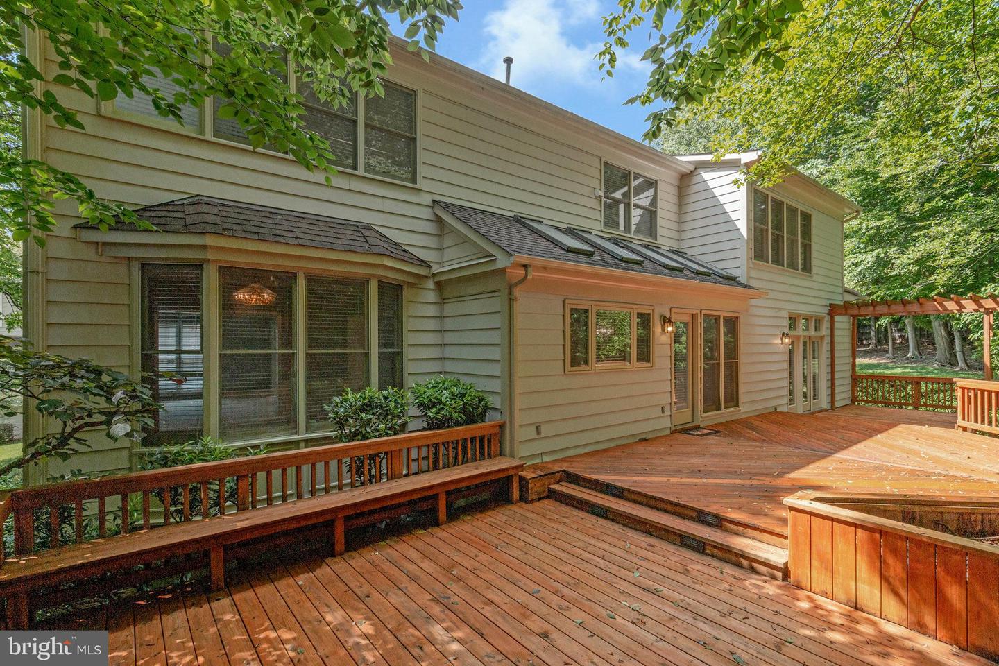 8975 HOME GUARD DR, BURKE, Virginia 22015, 4 Bedrooms Bedrooms, ,4 BathroomsBathrooms,Residential,For sale,8975 HOME GUARD DR,VAFX2249372 MLS # VAFX2249372