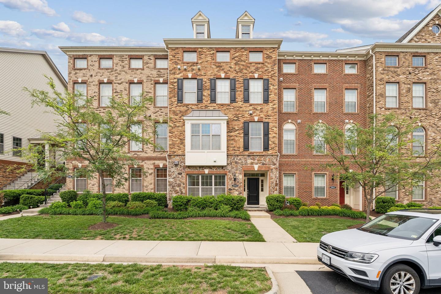 22613 NAUGATUCK SQ, ASHBURN, Virginia 20148, 4 Bedrooms Bedrooms, ,3 BathroomsBathrooms,Residential,For sale,22613 NAUGATUCK SQ,VALO2100196 MLS # VALO2100196