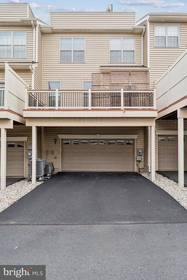22613 NAUGATUCK SQ, ASHBURN, Virginia 20148, 4 Bedrooms Bedrooms, ,3 BathroomsBathrooms,Residential,For sale,22613 NAUGATUCK SQ,VALO2100196 MLS # VALO2100196