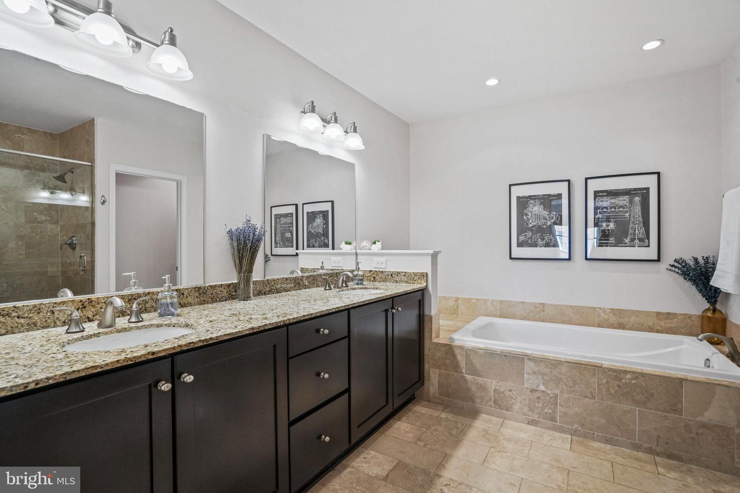 1811 14TH ST N #C104, ARLINGTON, Virginia 22209, 2 Bedrooms Bedrooms, ,2 BathroomsBathrooms,Residential,For sale,1811 14TH ST N #C104,VAAR2059622 MLS # VAAR2059622