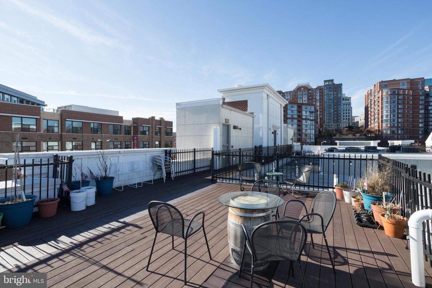 1811 14TH ST N #C104, ARLINGTON, Virginia 22209, 2 Bedrooms Bedrooms, ,2 BathroomsBathrooms,Residential,For sale,1811 14TH ST N #C104,VAAR2059622 MLS # VAAR2059622