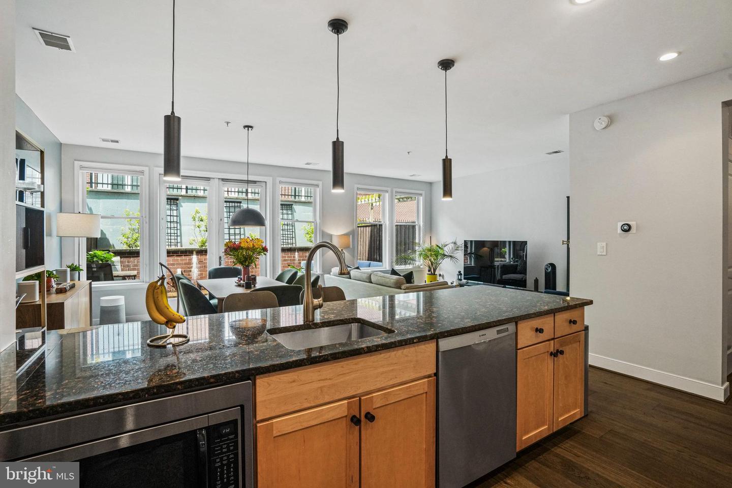 1811 14TH ST N #C104, ARLINGTON, Virginia 22209, 2 Bedrooms Bedrooms, ,2 BathroomsBathrooms,Residential,For sale,1811 14TH ST N #C104,VAAR2059622 MLS # VAAR2059622