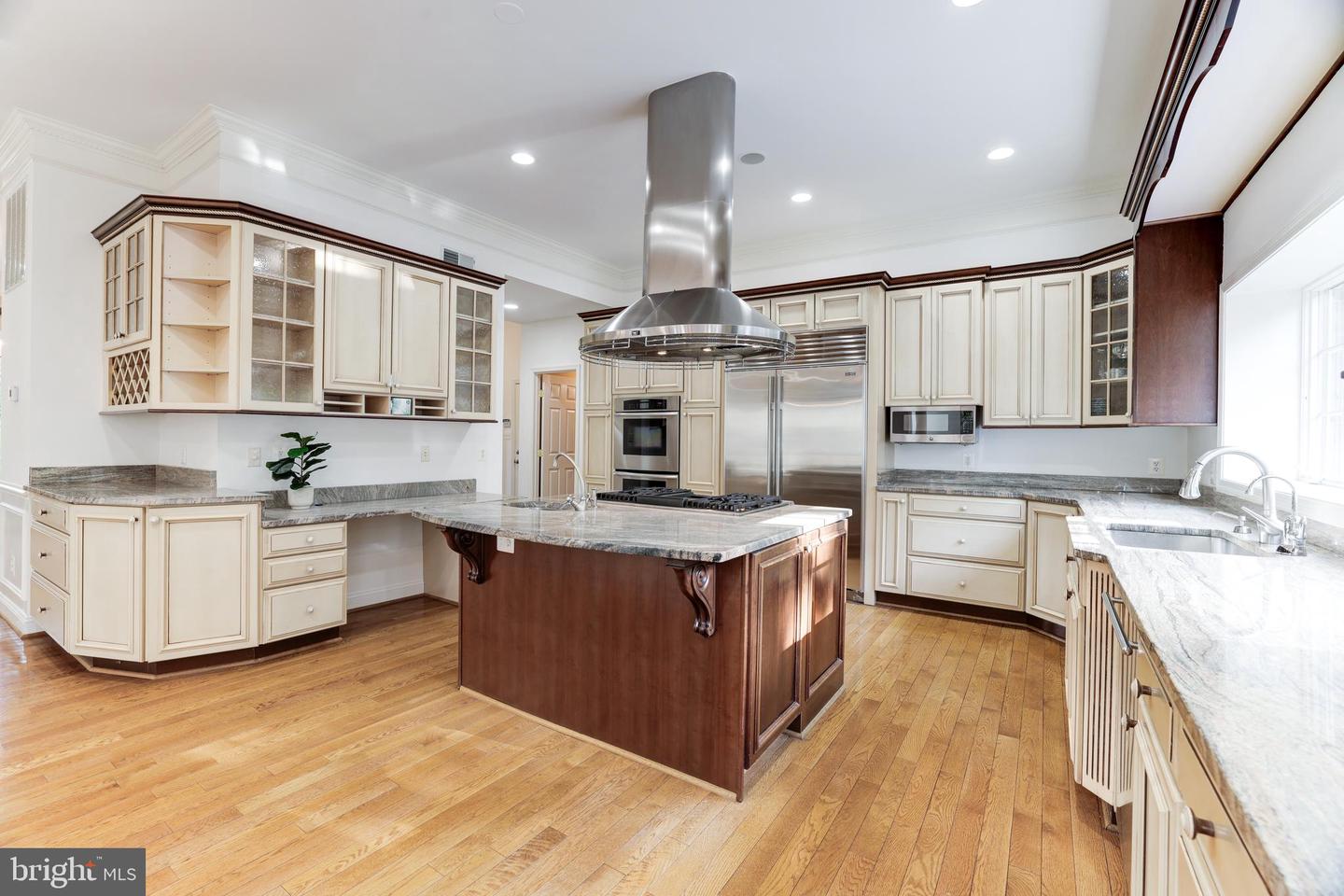 6318 GEORGETOWN PIKE, MCLEAN, Virginia 22101, 6 Bedrooms Bedrooms, ,6 BathroomsBathrooms,Residential,For sale,6318 GEORGETOWN PIKE,VAFX2249404 MLS # VAFX2249404