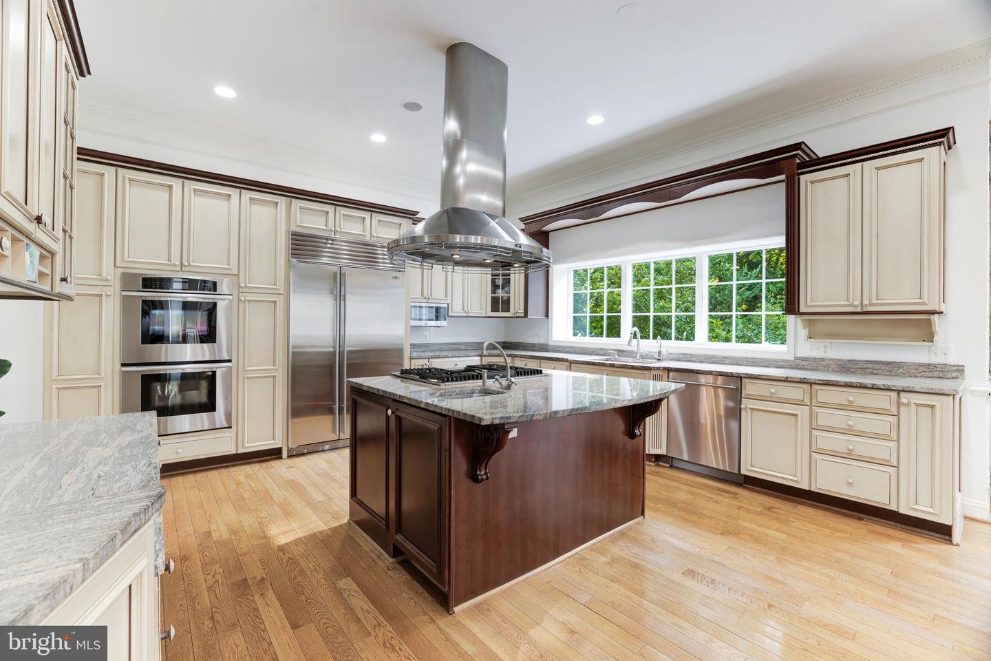 6318 GEORGETOWN PIKE, MCLEAN, Virginia 22101, 6 Bedrooms Bedrooms, ,6 BathroomsBathrooms,Residential,For sale,6318 GEORGETOWN PIKE,VAFX2249404 MLS # VAFX2249404
