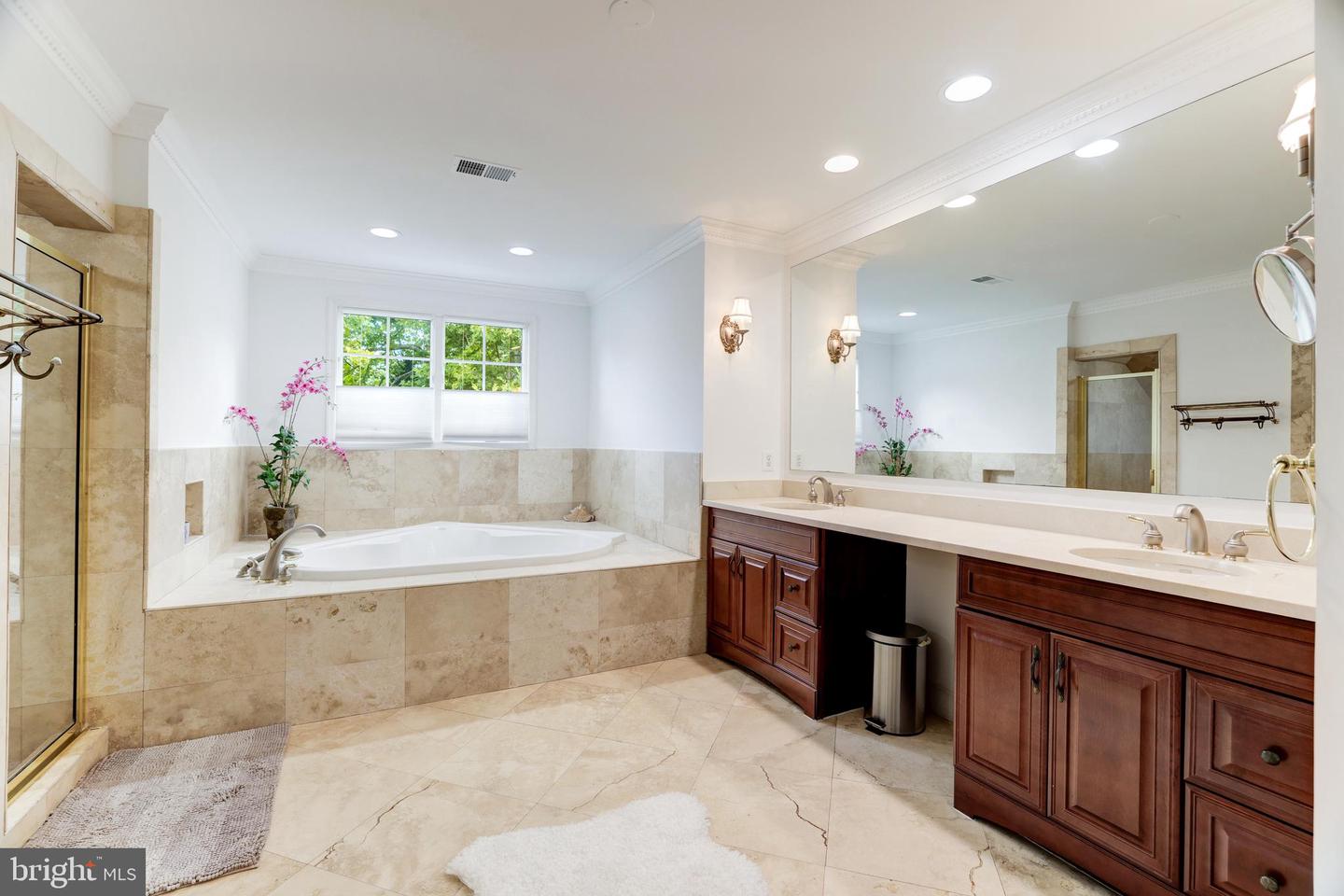 6318 GEORGETOWN PIKE, MCLEAN, Virginia 22101, 6 Bedrooms Bedrooms, ,6 BathroomsBathrooms,Residential,For sale,6318 GEORGETOWN PIKE,VAFX2249404 MLS # VAFX2249404