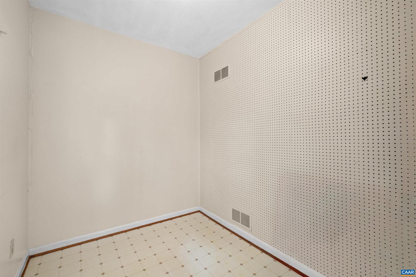 1616 COOL SPRING RD, CHARLOTTESVILLE, Virginia 22901, 3 Bedrooms Bedrooms, ,1 BathroomBathrooms,Residential,For sale,1616 COOL SPRING RD,665988 MLS # 665988