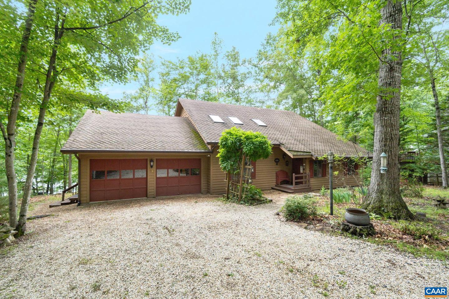 19 PIEDMONT LN, PALMYRA, Virginia 22963, 5 Bedrooms Bedrooms, ,4 BathroomsBathrooms,Residential,For sale,19 PIEDMONT LN,665992 MLS # 665992
