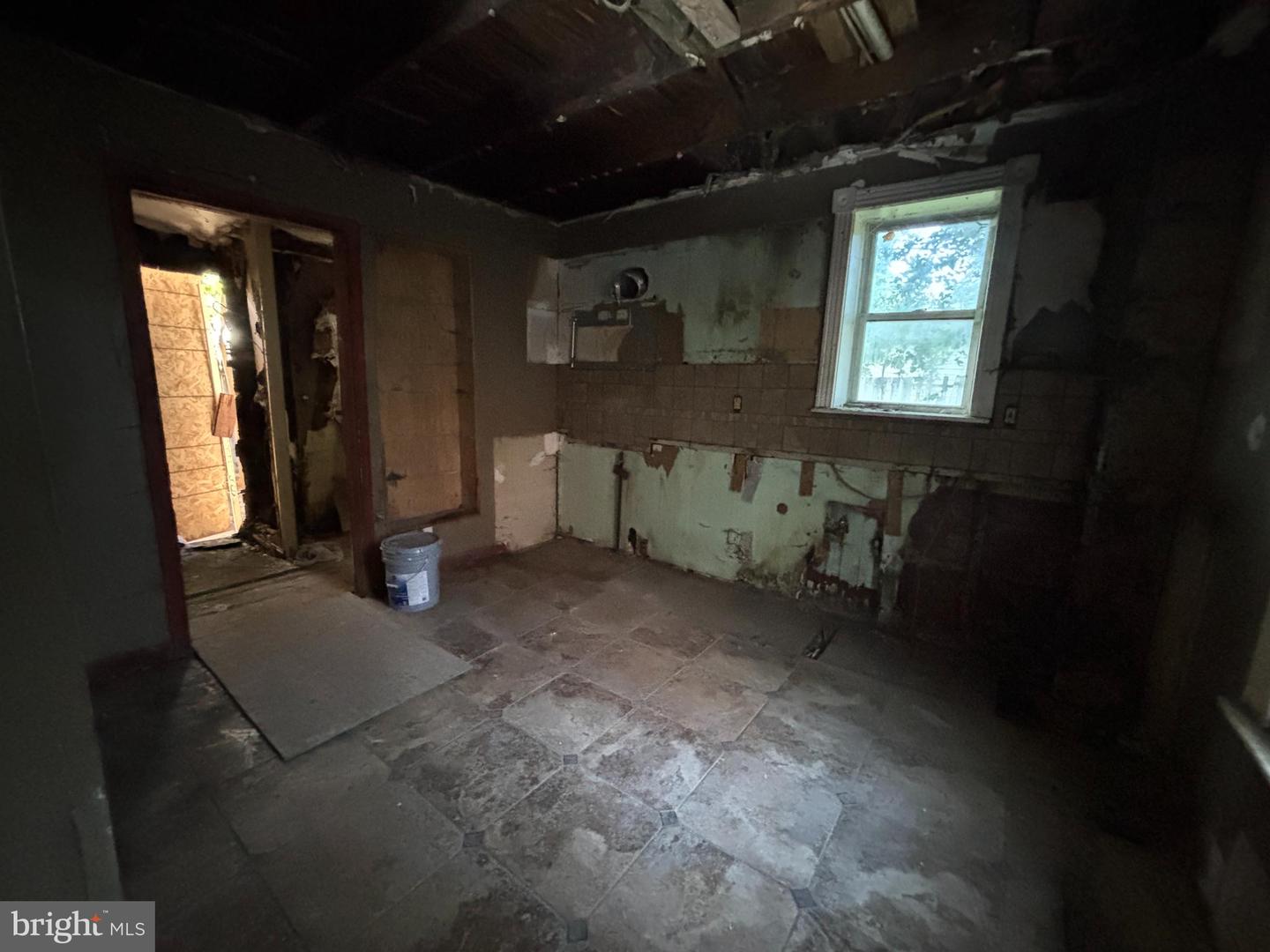 381 NATIONAL AVE, WINCHESTER, Virginia 22601, 3 Bedrooms Bedrooms, ,1 BathroomBathrooms,Residential,For sale,381 NATIONAL AVE,VAWI2008018 MLS # VAWI2008018