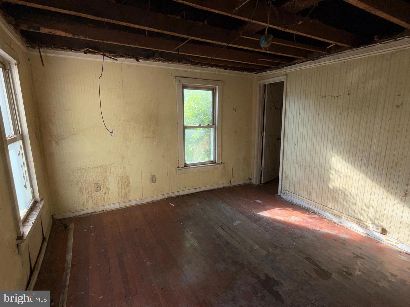 381 NATIONAL AVE, WINCHESTER, Virginia 22601, 3 Bedrooms Bedrooms, ,1 BathroomBathrooms,Residential,For sale,381 NATIONAL AVE,VAWI2008018 MLS # VAWI2008018