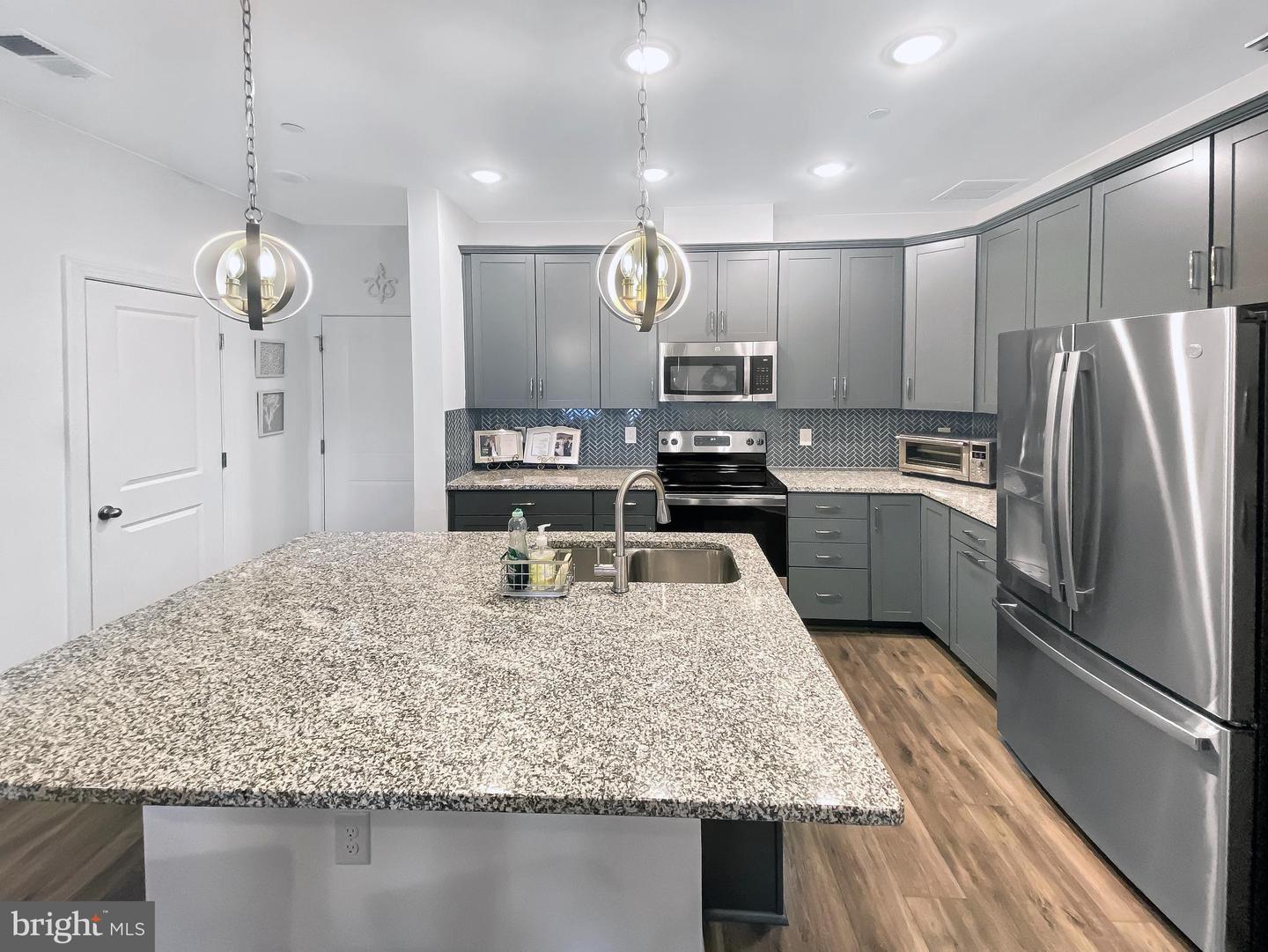 14344 YESLER AVE #5, CHANTILLY, Virginia 20151, 3 Bedrooms Bedrooms, ,2 BathroomsBathrooms,Residential,For sale,14344 YESLER AVE #5,VAFX2249454 MLS # VAFX2249454