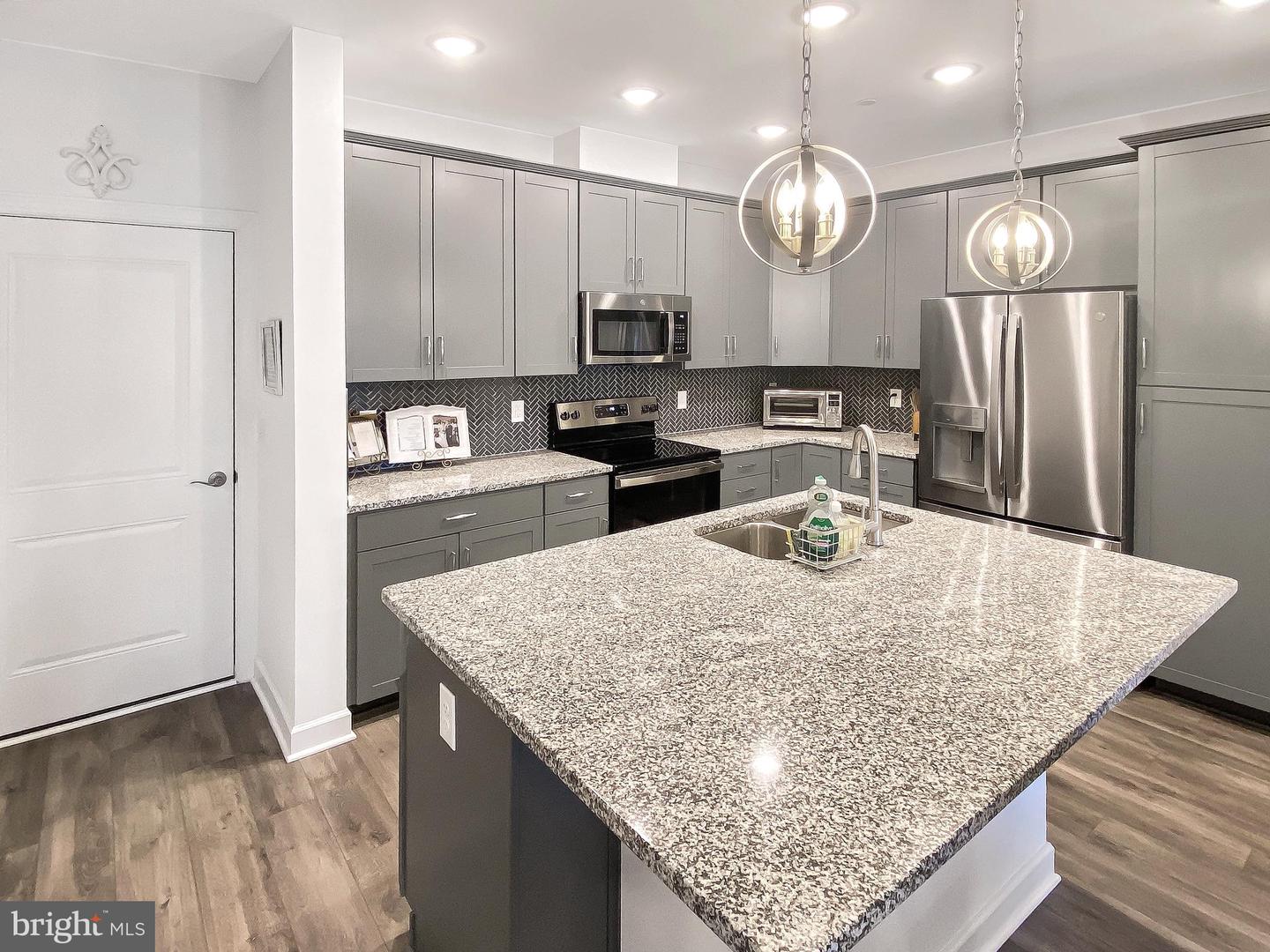 14344 YESLER AVE #5, CHANTILLY, Virginia 20151, 3 Bedrooms Bedrooms, ,2 BathroomsBathrooms,Residential,For sale,14344 YESLER AVE #5,VAFX2249454 MLS # VAFX2249454