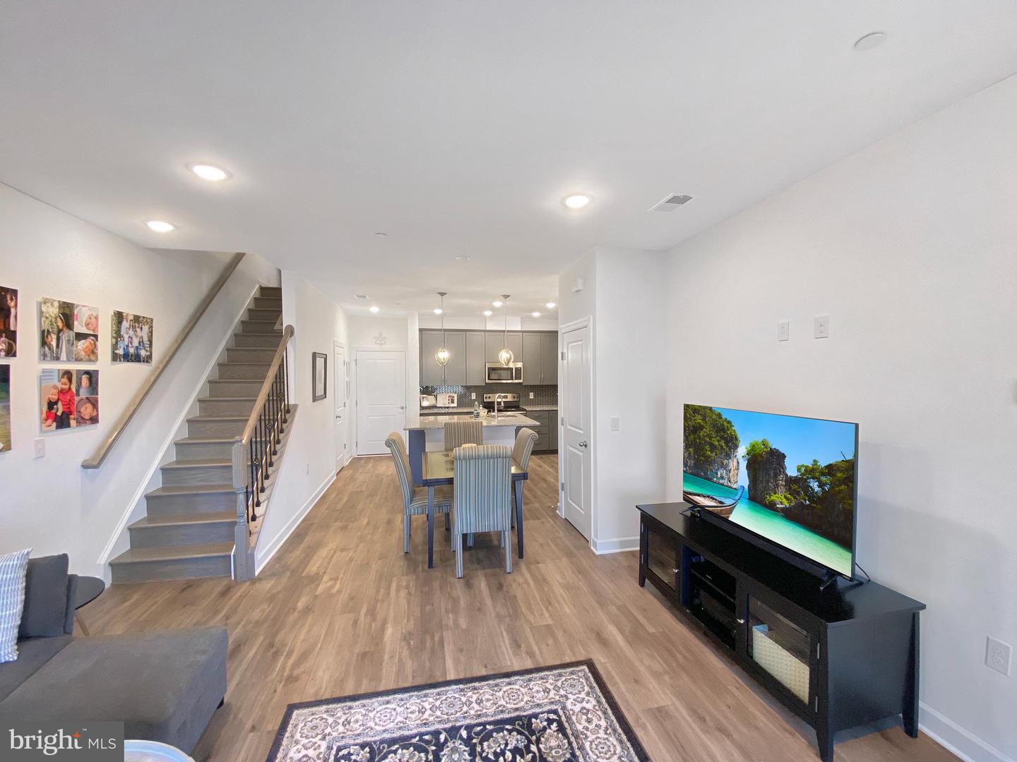 14344 YESLER AVE #5, CHANTILLY, Virginia 20151, 3 Bedrooms Bedrooms, ,2 BathroomsBathrooms,Residential,For sale,14344 YESLER AVE #5,VAFX2249454 MLS # VAFX2249454
