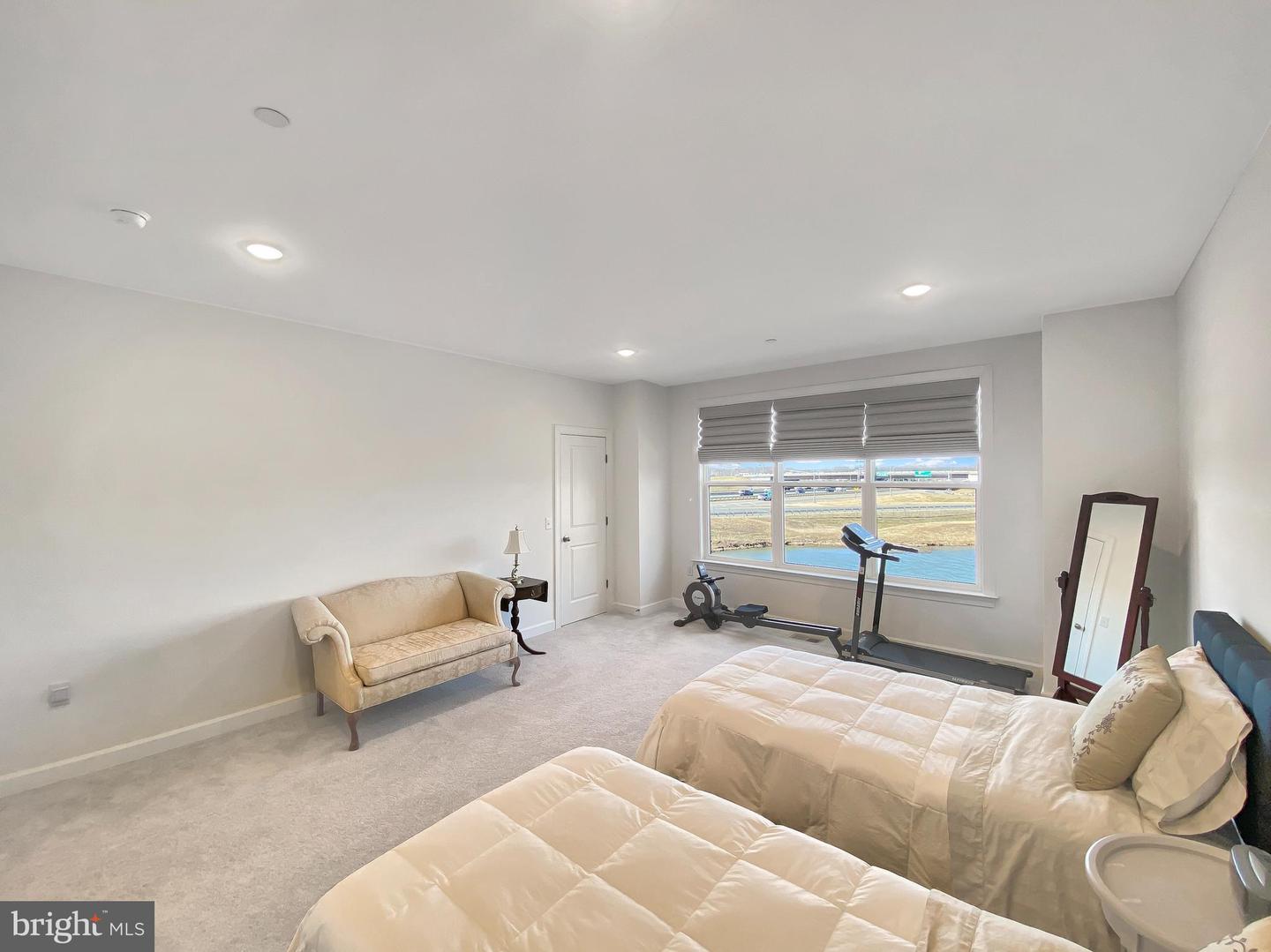 14344 YESLER AVE #5, CHANTILLY, Virginia 20151, 3 Bedrooms Bedrooms, ,2 BathroomsBathrooms,Residential,For sale,14344 YESLER AVE #5,VAFX2249454 MLS # VAFX2249454