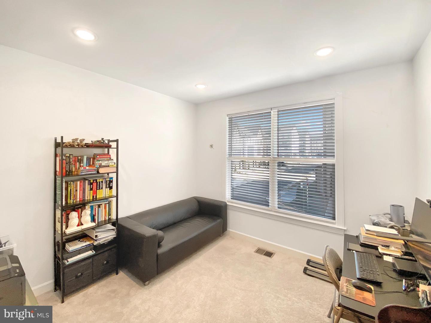 14344 YESLER AVE #5, CHANTILLY, Virginia 20151, 3 Bedrooms Bedrooms, ,2 BathroomsBathrooms,Residential,For sale,14344 YESLER AVE #5,VAFX2249454 MLS # VAFX2249454