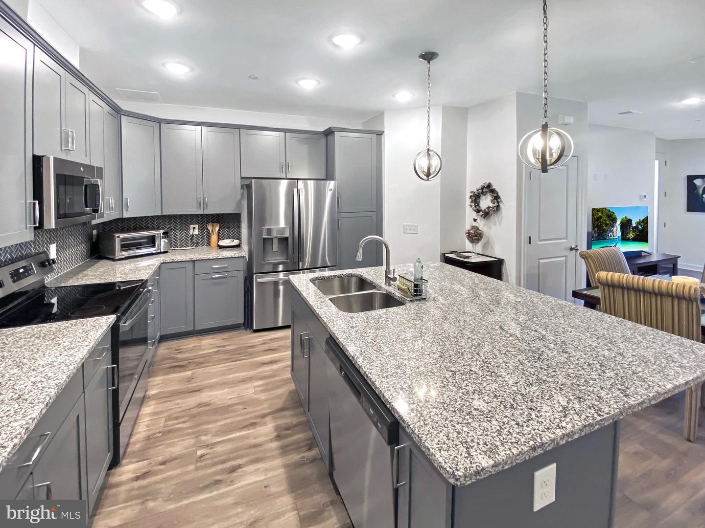 14344 YESLER AVE #5, CHANTILLY, Virginia 20151, 3 Bedrooms Bedrooms, ,2 BathroomsBathrooms,Residential,For sale,14344 YESLER AVE #5,VAFX2249454 MLS # VAFX2249454