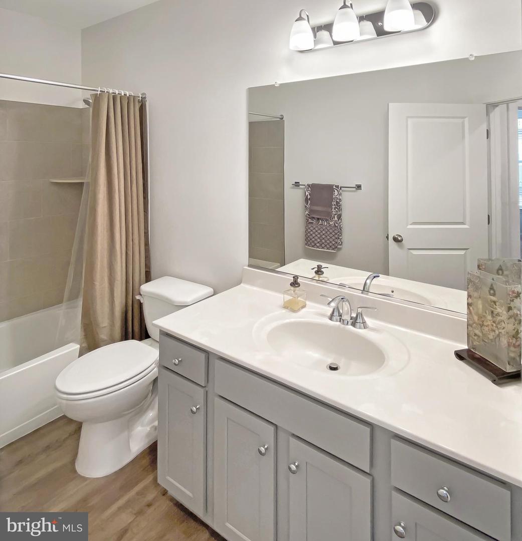 14344 YESLER AVE #5, CHANTILLY, Virginia 20151, 3 Bedrooms Bedrooms, ,2 BathroomsBathrooms,Residential,For sale,14344 YESLER AVE #5,VAFX2249454 MLS # VAFX2249454
