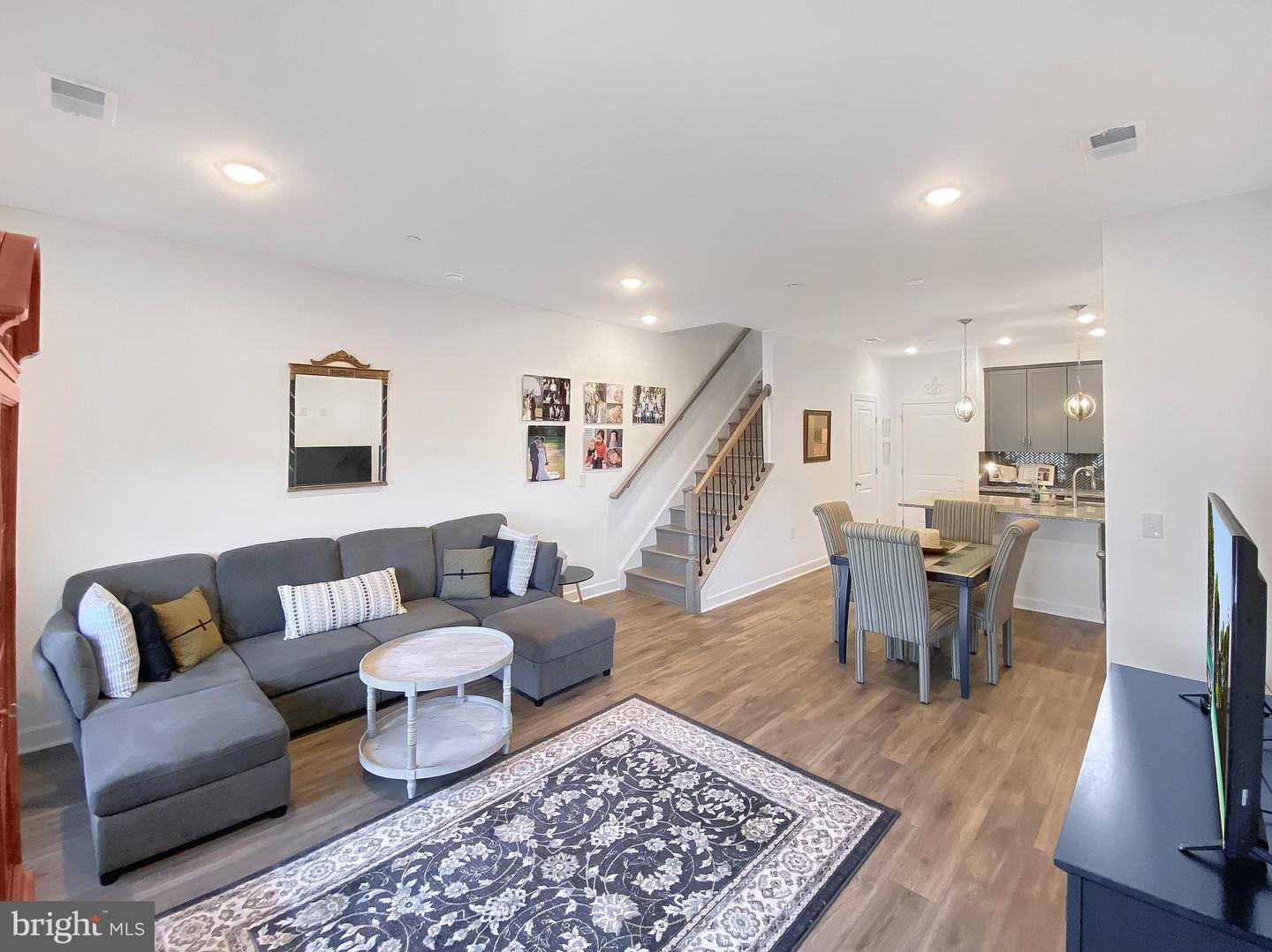 14344 YESLER AVE #5, CHANTILLY, Virginia 20151, 3 Bedrooms Bedrooms, ,2 BathroomsBathrooms,Residential,For sale,14344 YESLER AVE #5,VAFX2249454 MLS # VAFX2249454