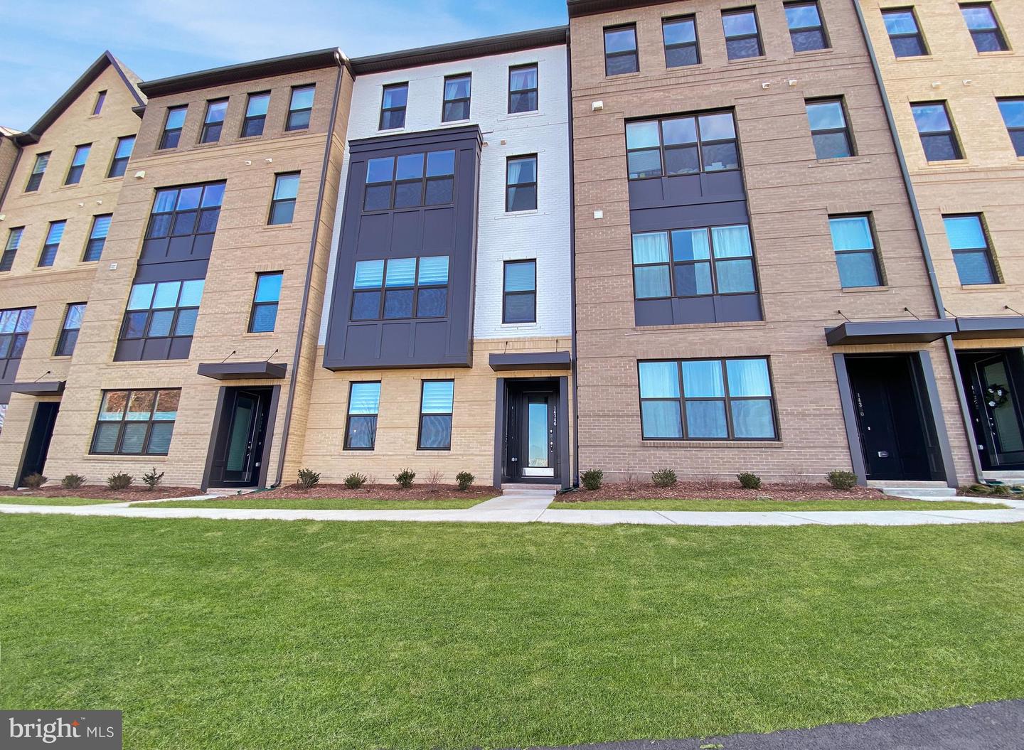 14344 YESLER AVE #5, CHANTILLY, Virginia 20151, 3 Bedrooms Bedrooms, ,2 BathroomsBathrooms,Residential,For sale,14344 YESLER AVE #5,VAFX2249454 MLS # VAFX2249454