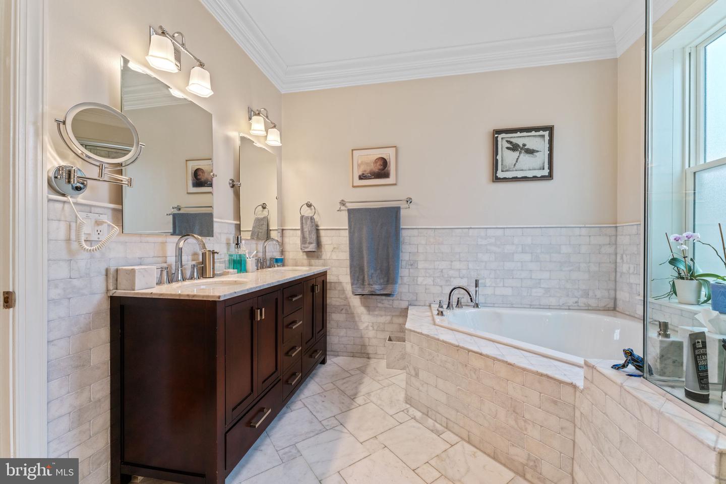 1530 15TH ST NW, WASHINGTON, District Of Columbia 20005, 4 Bedrooms Bedrooms, ,3 BathroomsBathrooms,Residential,For sale,1530 15TH ST NW,DCDC2207042 MLS # DCDC2207042