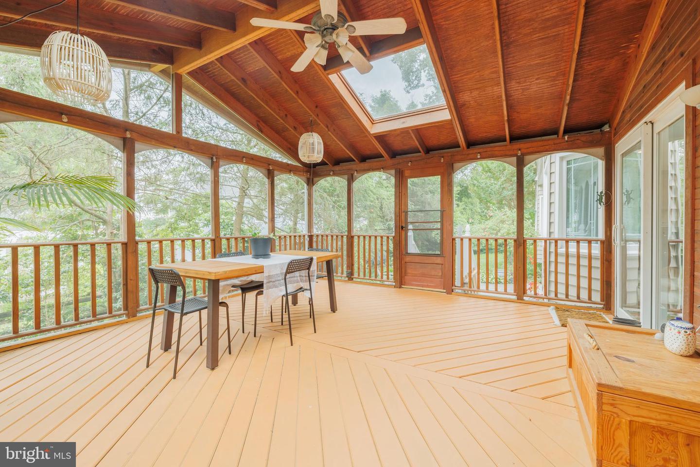 1439 MILLIKENS BEND RD, HERNDON, Virginia 20170, 4 Bedrooms Bedrooms, ,3 BathroomsBathrooms,Residential,For sale,1439 MILLIKENS BEND RD,VAFX2249462 MLS # VAFX2249462
