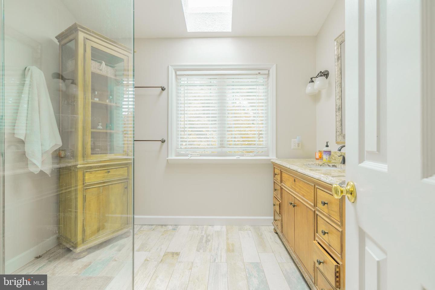 1439 MILLIKENS BEND RD, HERNDON, Virginia 20170, 4 Bedrooms Bedrooms, ,3 BathroomsBathrooms,Residential,For sale,1439 MILLIKENS BEND RD,VAFX2249462 MLS # VAFX2249462