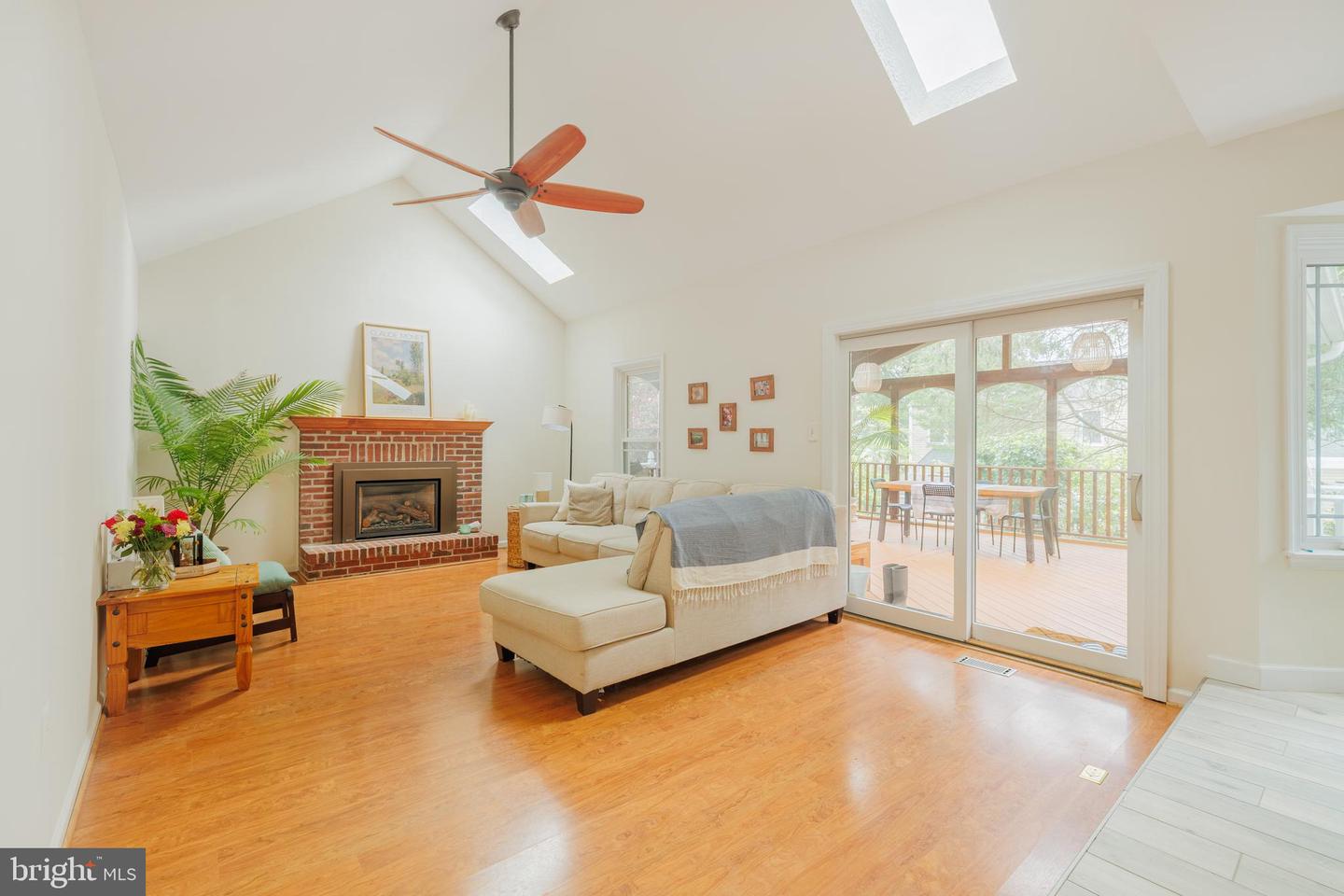 1439 MILLIKENS BEND RD, HERNDON, Virginia 20170, 4 Bedrooms Bedrooms, ,3 BathroomsBathrooms,Residential,For sale,1439 MILLIKENS BEND RD,VAFX2249462 MLS # VAFX2249462