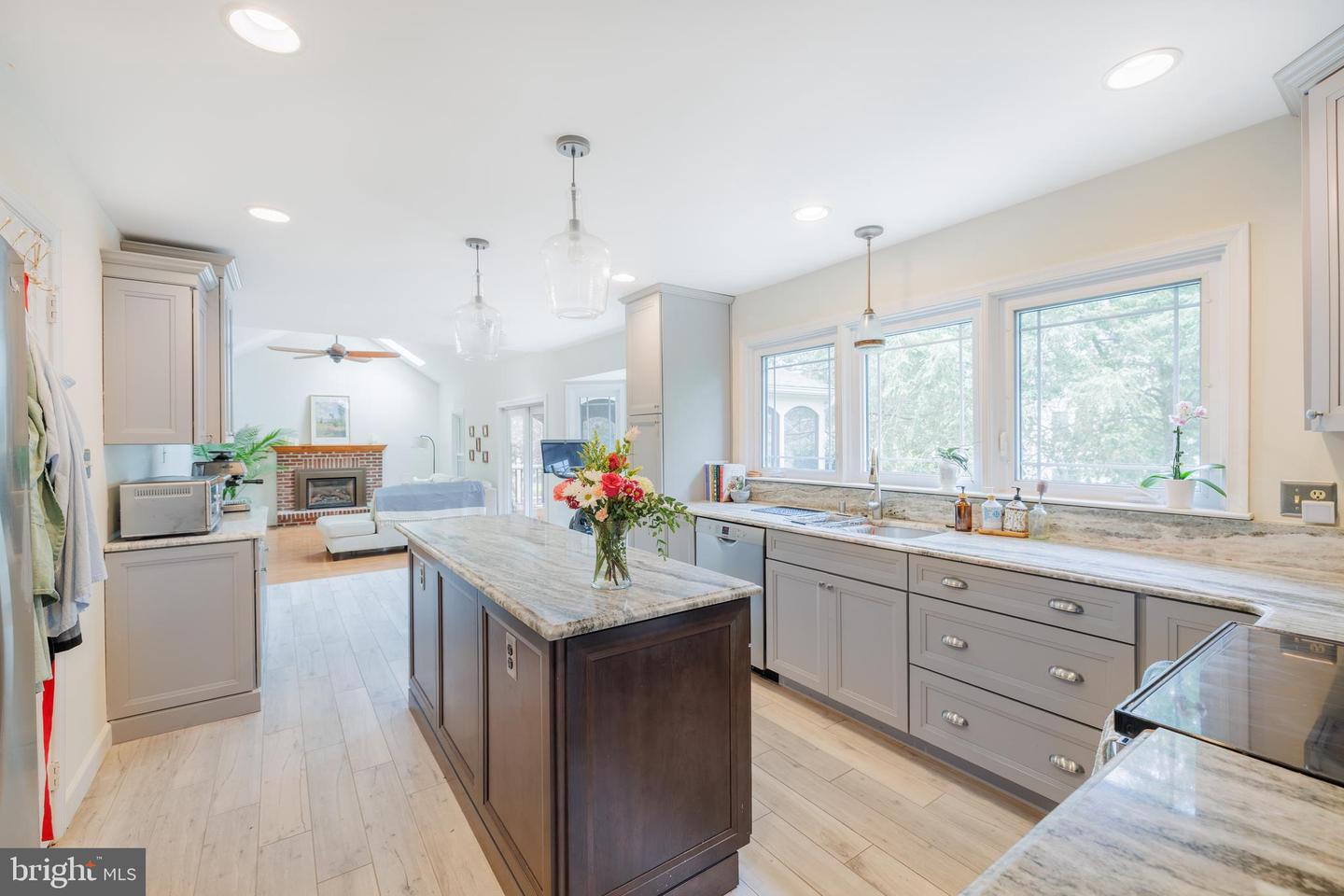1439 MILLIKENS BEND RD, HERNDON, Virginia 20170, 4 Bedrooms Bedrooms, ,3 BathroomsBathrooms,Residential,For sale,1439 MILLIKENS BEND RD,VAFX2249462 MLS # VAFX2249462