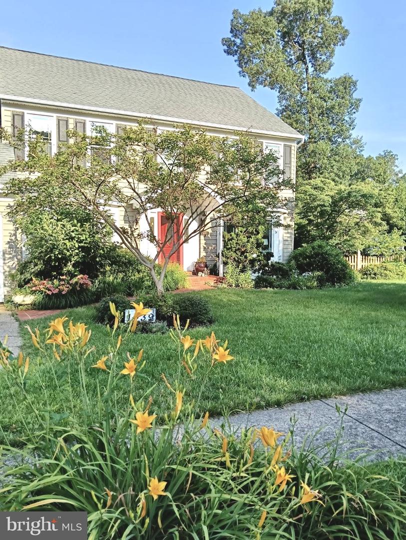 1439 MILLIKENS BEND RD, HERNDON, Virginia 20170, 4 Bedrooms Bedrooms, ,3 BathroomsBathrooms,Residential,For sale,1439 MILLIKENS BEND RD,VAFX2249462 MLS # VAFX2249462
