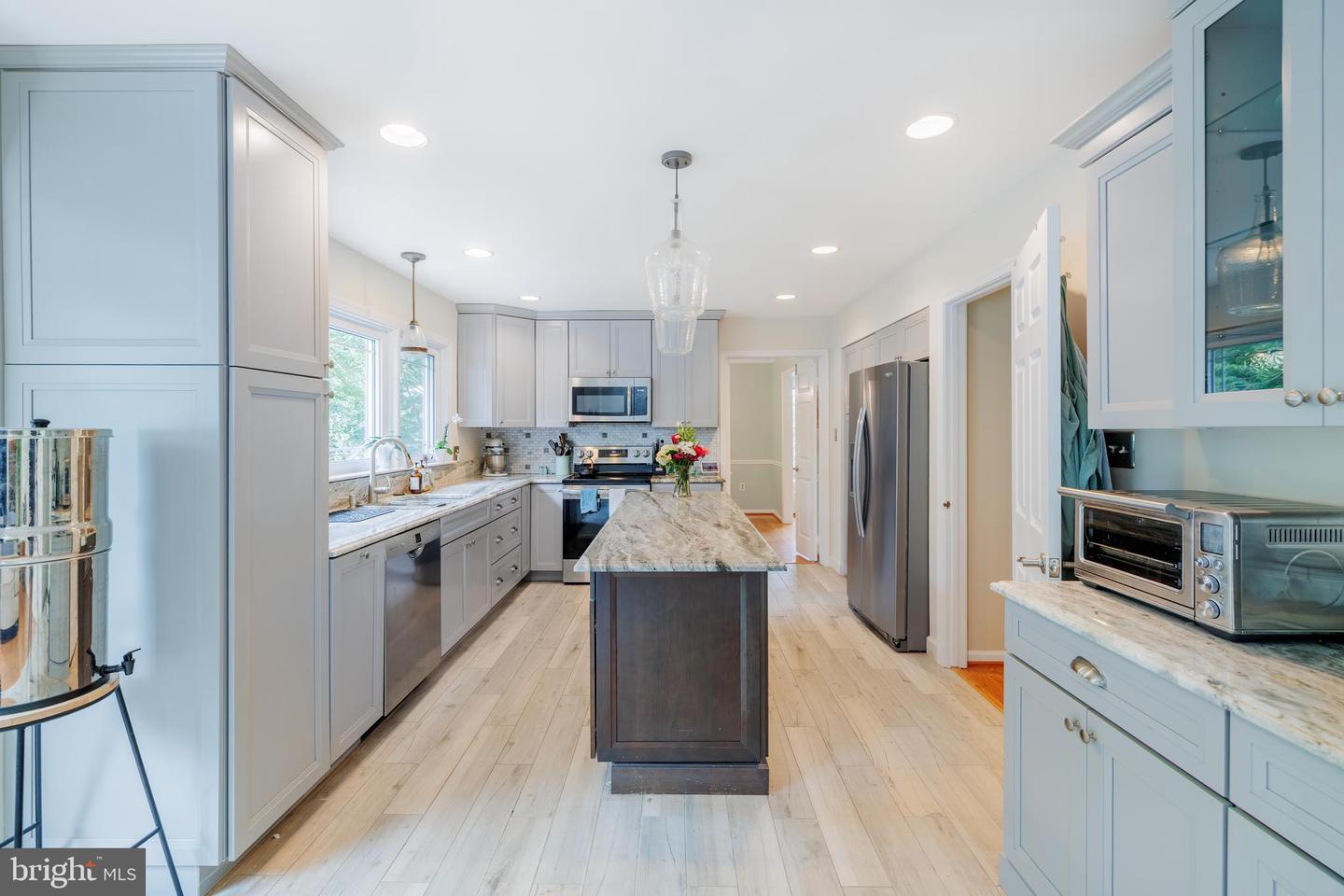 1439 MILLIKENS BEND RD, HERNDON, Virginia 20170, 4 Bedrooms Bedrooms, ,3 BathroomsBathrooms,Residential,For sale,1439 MILLIKENS BEND RD,VAFX2249462 MLS # VAFX2249462