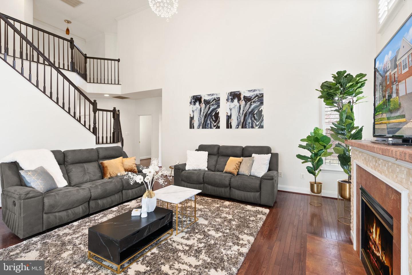 6253 SIBEL PL, ALEXANDRIA, Virginia 22310, 5 Bedrooms Bedrooms, ,4 BathroomsBathrooms,Residential,For sale,6253 SIBEL PL,VAFX2220530 MLS # VAFX2220530
