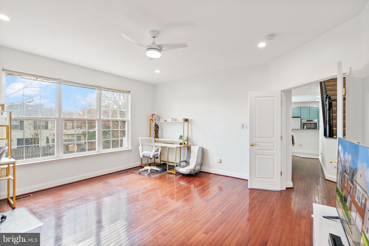 6253 SIBEL PL, ALEXANDRIA, Virginia 22310, 5 Bedrooms Bedrooms, ,4 BathroomsBathrooms,Residential,For sale,6253 SIBEL PL,VAFX2220530 MLS # VAFX2220530