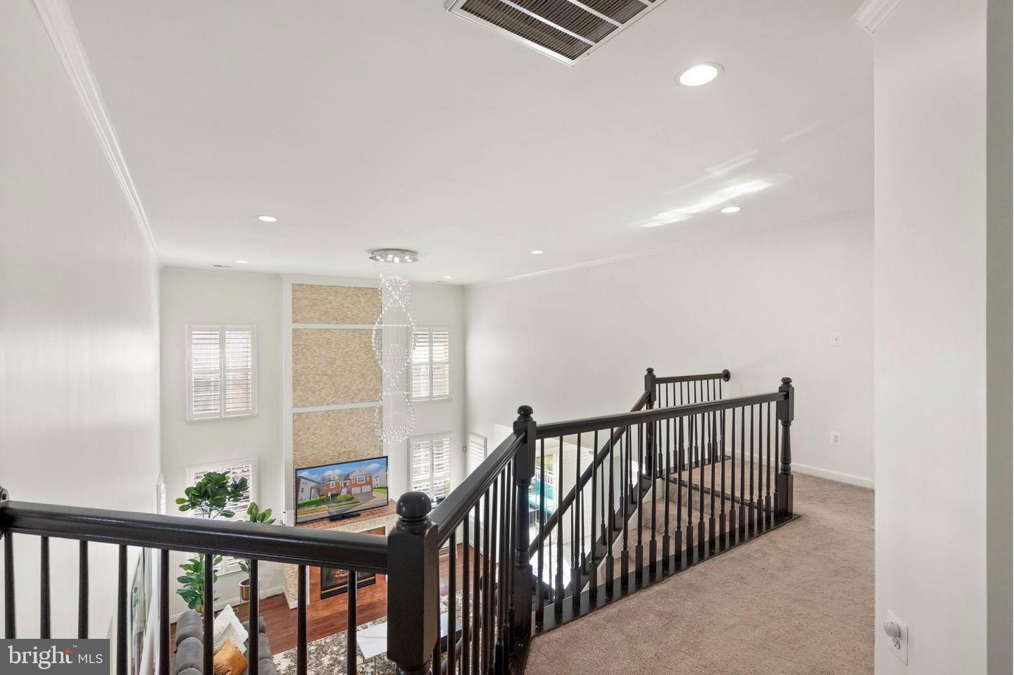 6253 SIBEL PL, ALEXANDRIA, Virginia 22310, 5 Bedrooms Bedrooms, ,4 BathroomsBathrooms,Residential,For sale,6253 SIBEL PL,VAFX2220530 MLS # VAFX2220530