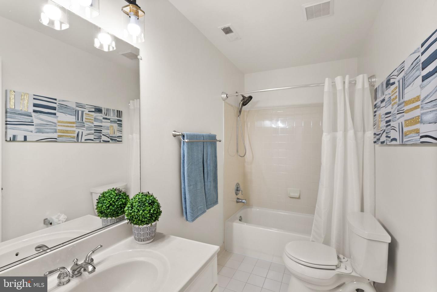6253 SIBEL PL, ALEXANDRIA, Virginia 22310, 5 Bedrooms Bedrooms, ,4 BathroomsBathrooms,Residential,For sale,6253 SIBEL PL,VAFX2220530 MLS # VAFX2220530