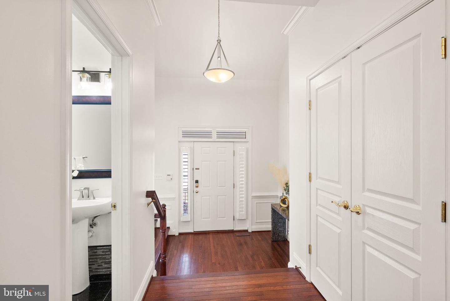 6253 SIBEL PL, ALEXANDRIA, Virginia 22310, 5 Bedrooms Bedrooms, ,4 BathroomsBathrooms,Residential,For sale,6253 SIBEL PL,VAFX2220530 MLS # VAFX2220530
