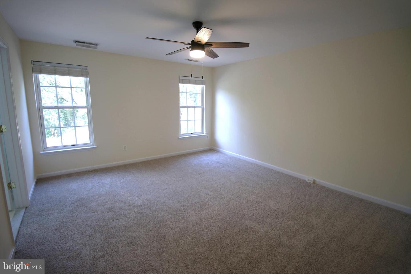 26071 NIMBLETON SQ, CHANTILLY, Virginia 20152, 3 Bedrooms Bedrooms, ,2 BathroomsBathrooms,Residential,For sale,26071 NIMBLETON SQ,VALO2088120 MLS # VALO2088120