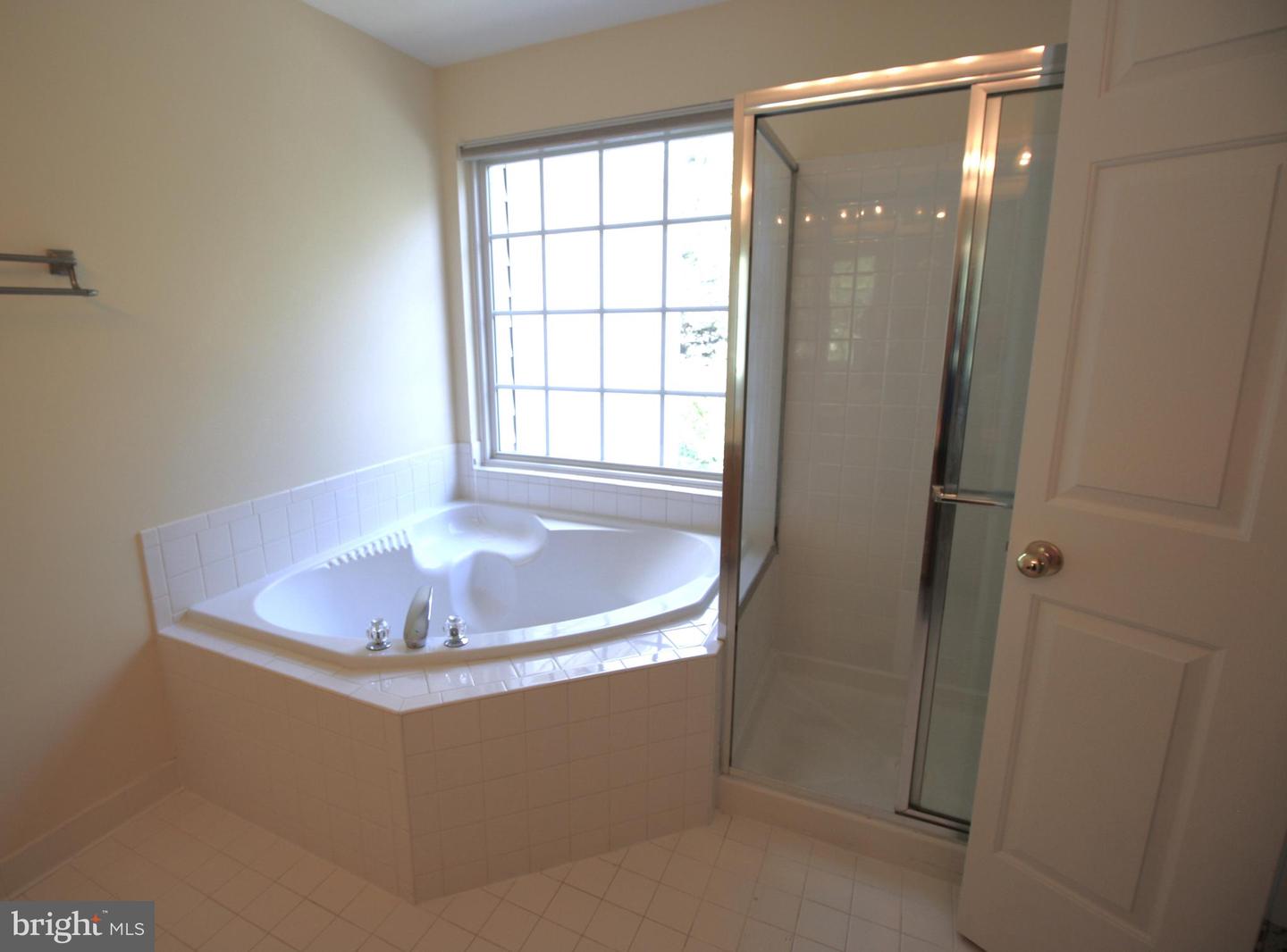 26071 NIMBLETON SQ, CHANTILLY, Virginia 20152, 3 Bedrooms Bedrooms, ,2 BathroomsBathrooms,Residential,For sale,26071 NIMBLETON SQ,VALO2088120 MLS # VALO2088120